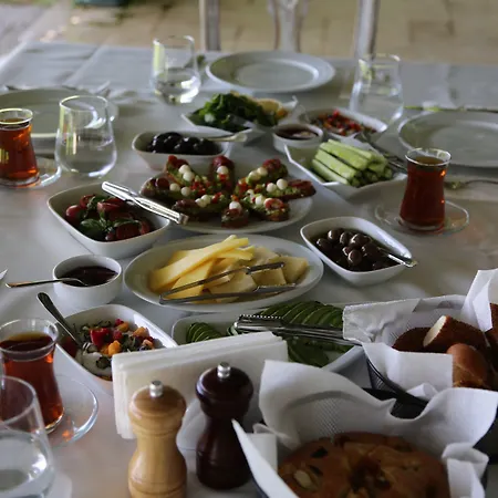 Emirsoy Harasi Bed & Breakfast Bademler